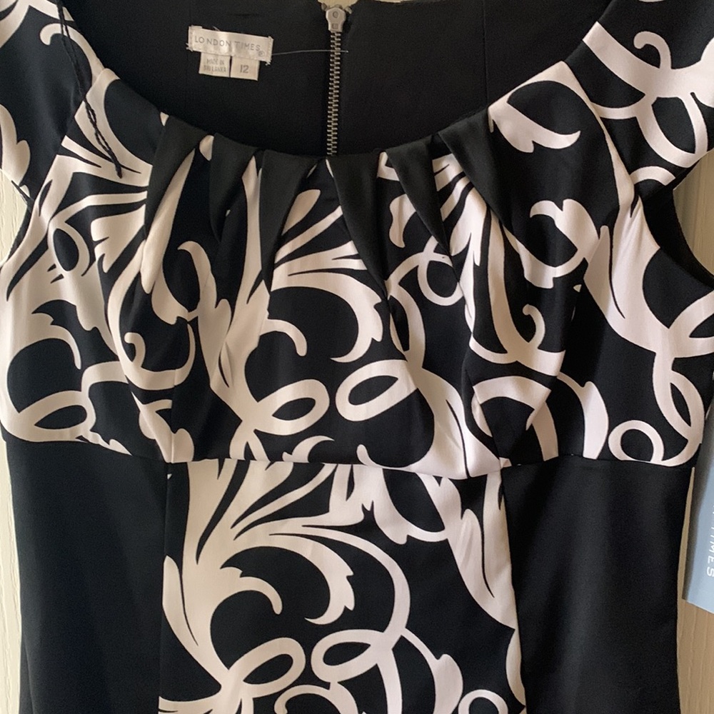 Brand new to the knee dress size 12 London times - Picture 2 of 4